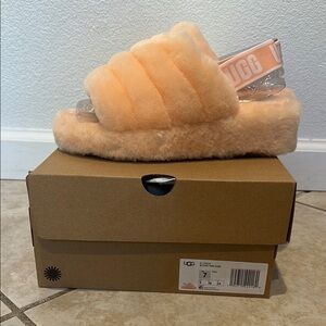 UGG Fluffy Slide Sandals - Peach